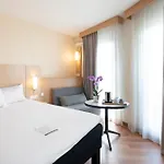 南希中心火车站及议会宜必思酒店 酒店 3*