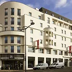 南希中心火车站及议会宜必思酒店