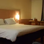 酒店 南希中心火车站及议会宜必思酒店 南锡