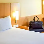 南希中心火车站及议会宜必思酒店 3*