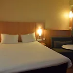 南希中心火车站及议会宜必思酒店 3* 南锡