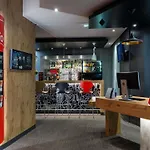 酒店 南希中心火车站及议会宜必思酒店 3*