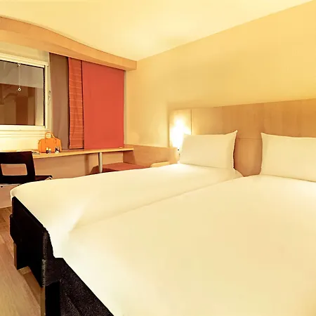 Ibis Centre Gare Et Congres Hotel 3*
