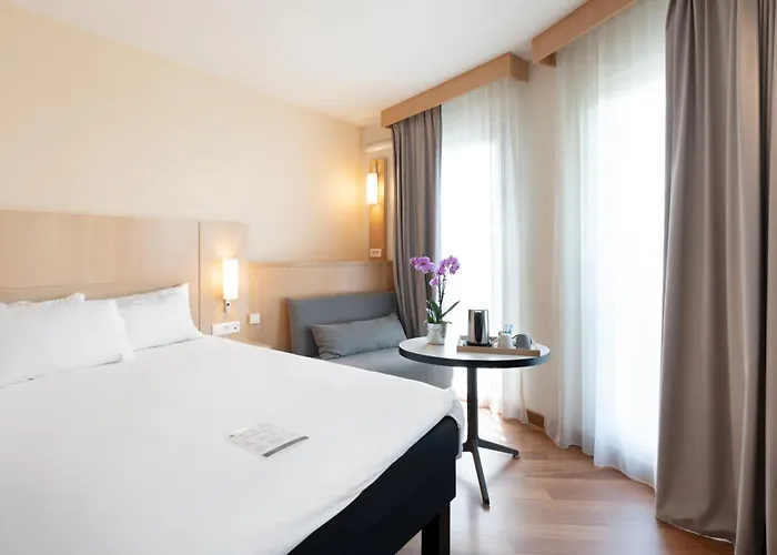 Ibis Centre Gare Et Congres Hotel 3*